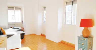 2 bedroom apartment in Arroios, Portugal