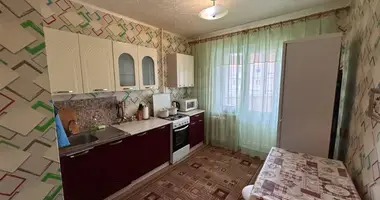 Apartamento 3 habitaciones en Buda Kasaliova, Belarús