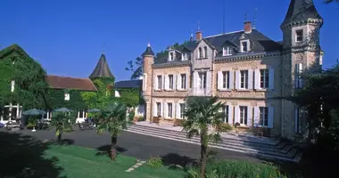 Castillo en Tours, Francia