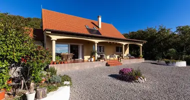 4 bedroom apartment in All countries