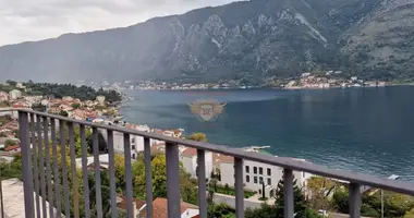 Apartamento 5 habitaciones en Dobrota, Montenegro