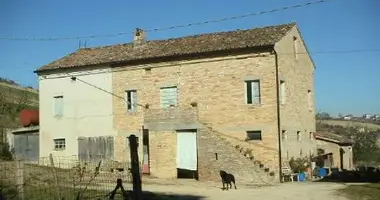 Casa 11 habitaciones en Terni, Italia