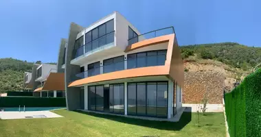 Вилла 5 спален с балконом, с видом на море, с гаражом в Аланья, Турция