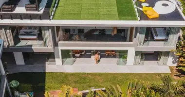 Villa  mit Parkplatz, mit Möbliert, mit Schwimmbad in Canggu, Indonesien