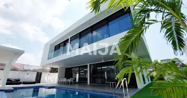 Villa 5 chambres avec Meublesd, avec Ascenseur, avec Climatiseur dans Pattaya, Thaïlande