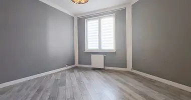 Квартира 3 комнаты в Варшава, Польша