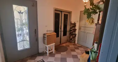 Дом 3 комнаты в Szekesfehervari jaras, Венгрия