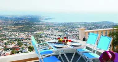 Вилла 3 комнаты  с видом на море, с бассейном, с видом на город в Пейя, Кипр