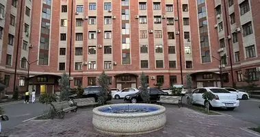 Квартира 8 комнат в Ташкент, Узбекистан