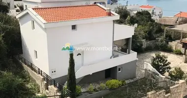 4 bedroom house in Kunje, Montenegro