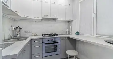 Apartamento 3 habitaciones en Minsk, Bielorrusia