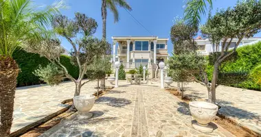 Villa 4 bedrooms in Ayia Napa, Cyprus