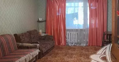 Apartamento 3 habitaciones en Kryuliany, Bielorrusia