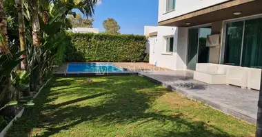 Haus 3 Schlafzimmer mit Klimaanlage, mit Schwimmbad, mit Garten in Lakatamia, Cyprus
