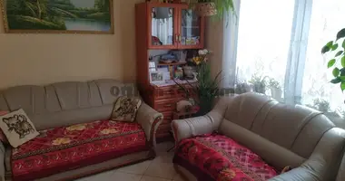 8 room house in Szekesfehervari jaras, Hungary