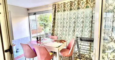 Wohnung 2 Zimmer mit Schwimmbad, mit Kinderspielplatz, mit Meblirovannaya in Alanya, Türkei