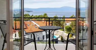 Hotel 300 m² in Mjesni odbor Poganka - Sveti Anton, Kroatien