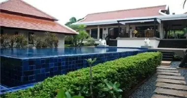 Villa 3 chambres avec Fenêtres double vitrage, avec Meublesd, avec Climatiseur dans Phuket, Thaïlande