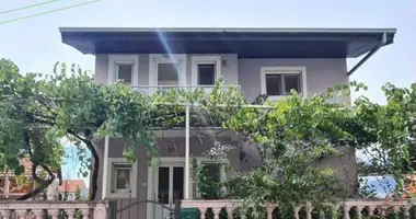 Haus 4 Schlafzimmer in Tivat, Montenegro