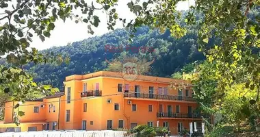 Hôtel 1 768 m² dans Latina, Italie