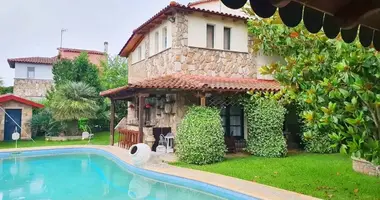 Villa 5 bedrooms in Kalandra, Greece