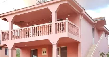 5 bedroom house in Dobra Voda, Montenegro
