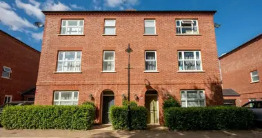 4 bedroom house in Enfield, United Kingdom