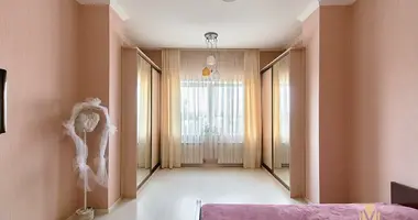 Apartamento 3 habitaciones en Minsk, Bielorrusia