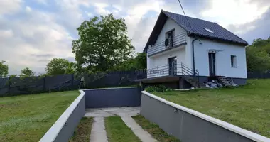 3 room house in Vac, Hungary