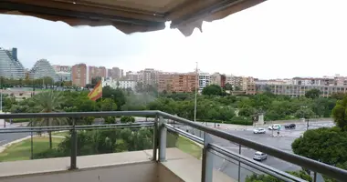 Квартира 4 спальни в Валенсия, Испания