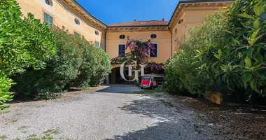 Propiedad comercial 1 566 m² en Polpenazze del Garda, Italia