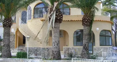 Villa 4 bedrooms in Izhevsk, Russia