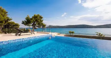 Villa 7 bedrooms in Sibenik, Croatia