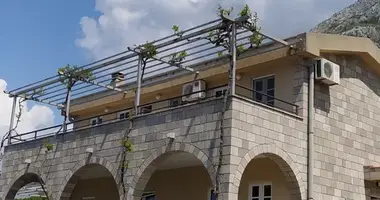 Casa 4 habitaciones en Rijeka-Rezevici, Montenegro