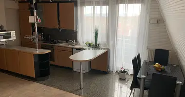 Apartamento 4 habitaciones en Budapest, Hungría