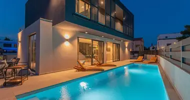 Villa 4 bedrooms in Srima, Croatia