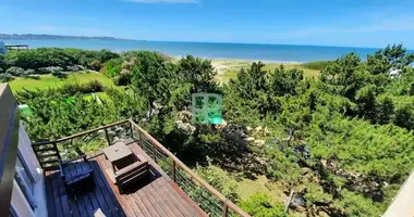 4 bedroom house in Uruguay