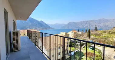 Wohnung 4 Zimmer in Dobrota, Montenegro