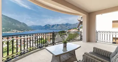 Apartment 9 bedrooms in Dobrota, Montenegro
