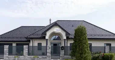 Casa 4 habitaciones en Pribrezhnoye, Rusia