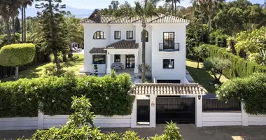 5 bedroom house in Estepona, Spain