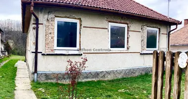 4 room house in Kemendollar, Hungary