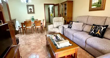 3 bedroom apartment in Estepona, Spain