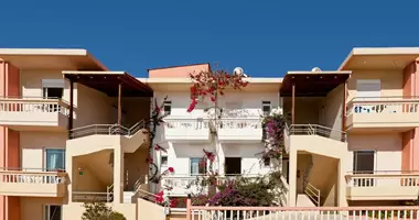 Hotel 980 m² w Stalos, Grecja