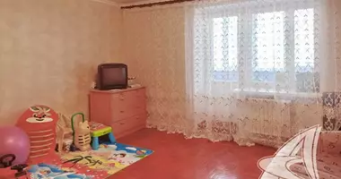 Wohnung 3 Zimmer in Vialikija Matykaly, Weißrussland