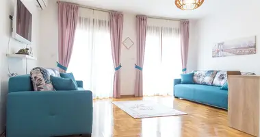 Apartamento con Vistas al mar, con aparcamiento público en Becici, Montenegro