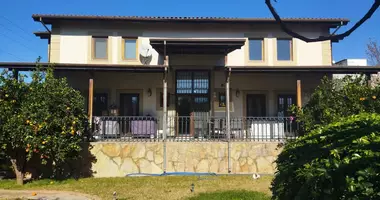 Villa Villa de 3 habitaciones con balcón, con airea acondicionado, con estacionamiento en Akarca Parki, Turquía
