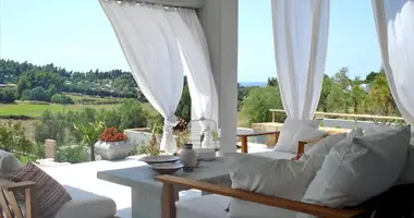 Villa 4 bedrooms with Swimming pool in demos kassandras, Greece