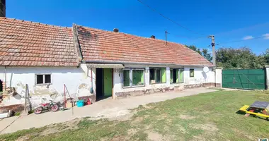 2 room house in Somlojeno, Hungary