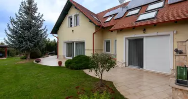 8 room house in Hungary